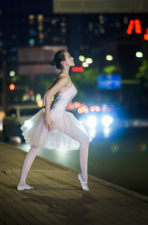 开云网页版-美洲队主帅谈球员转会策略，目标明确，美洲足球球员